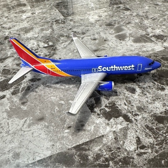 Southwest Airlines Realtoy Model Airplane N8642E Realistic Stripe Tail Diecast - Picture 5 of 11